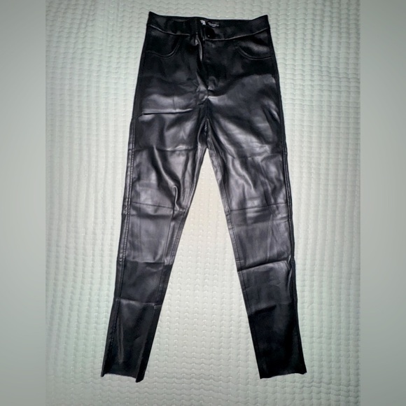 Zara black ankle faux leather pants in EUC 
Size S - Picture 1 of 10